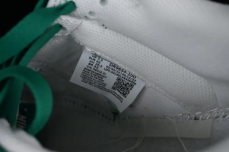 All Categories Nk SB Dunk Series Nk SB Dunk Low Low-top Sneakers Nk SB Dunk Low "Lottery" Heineken Color SB Smashed Backboard Fashion Casual Sneakers DR9654-100